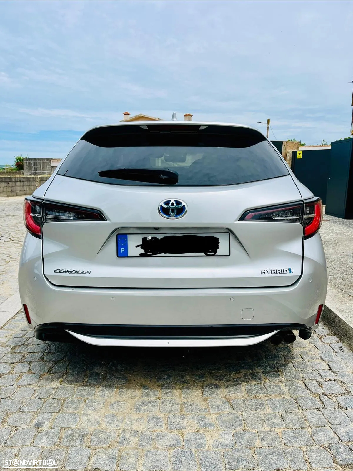 Toyota Corolla Touring Sports 2.0 Hybrid Luxury Black - 3