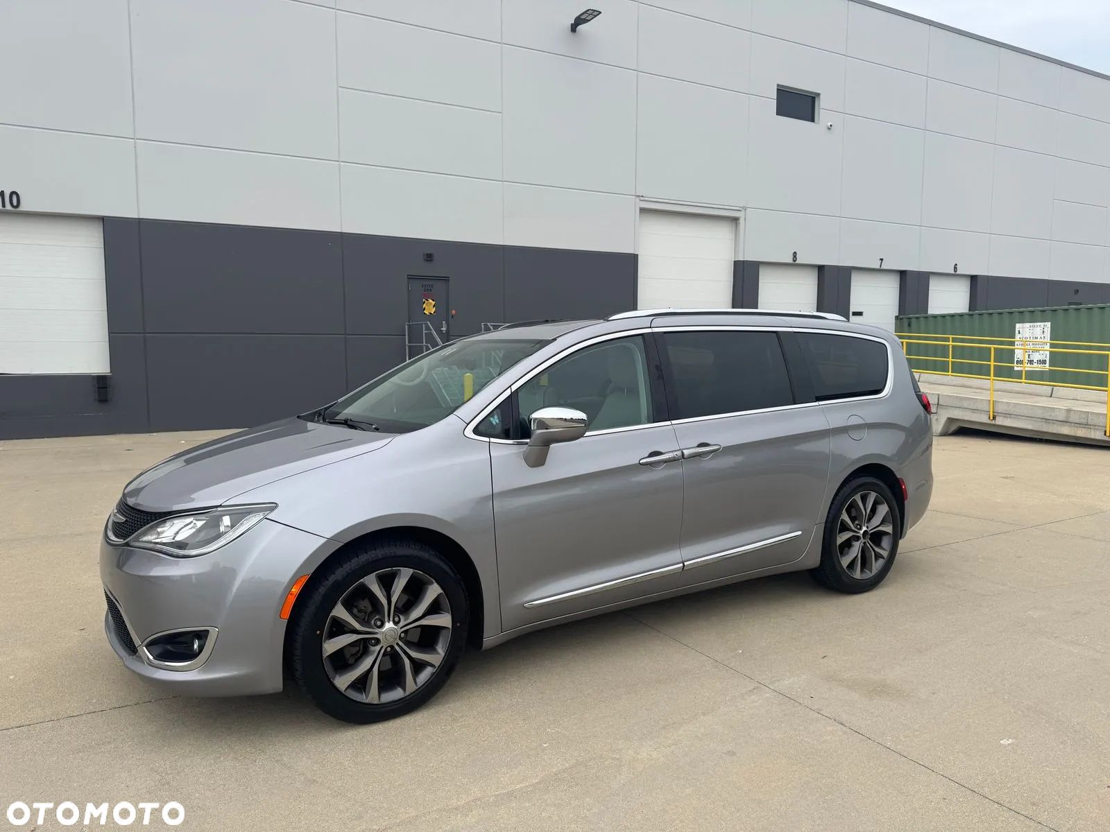 Chrysler Pacifica - 1