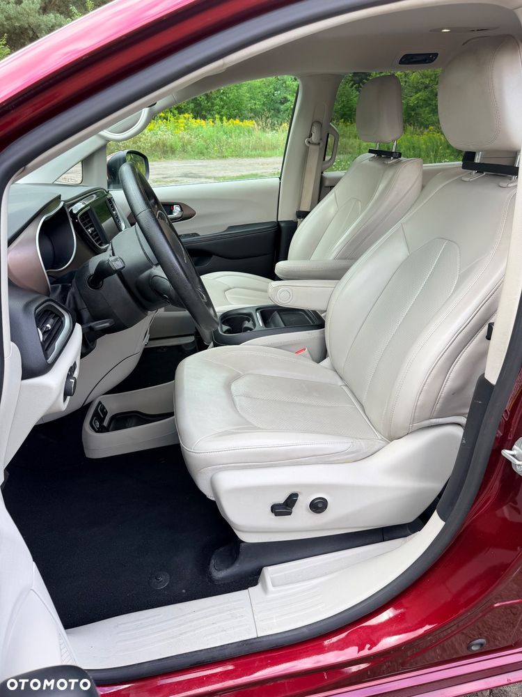 Chrysler Voyager - 15