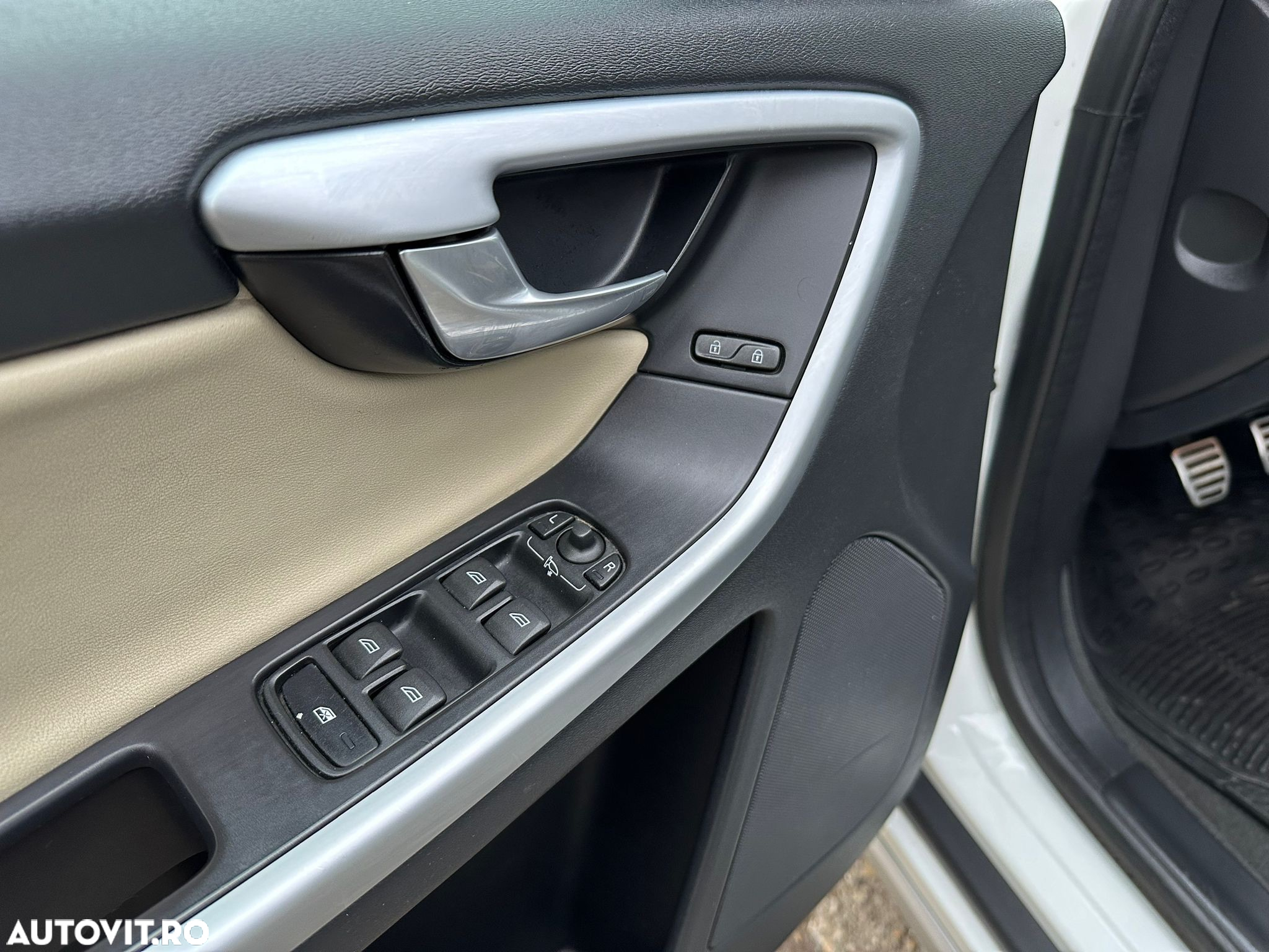Volvo XC 60 D3 AWD Kinetic - 11