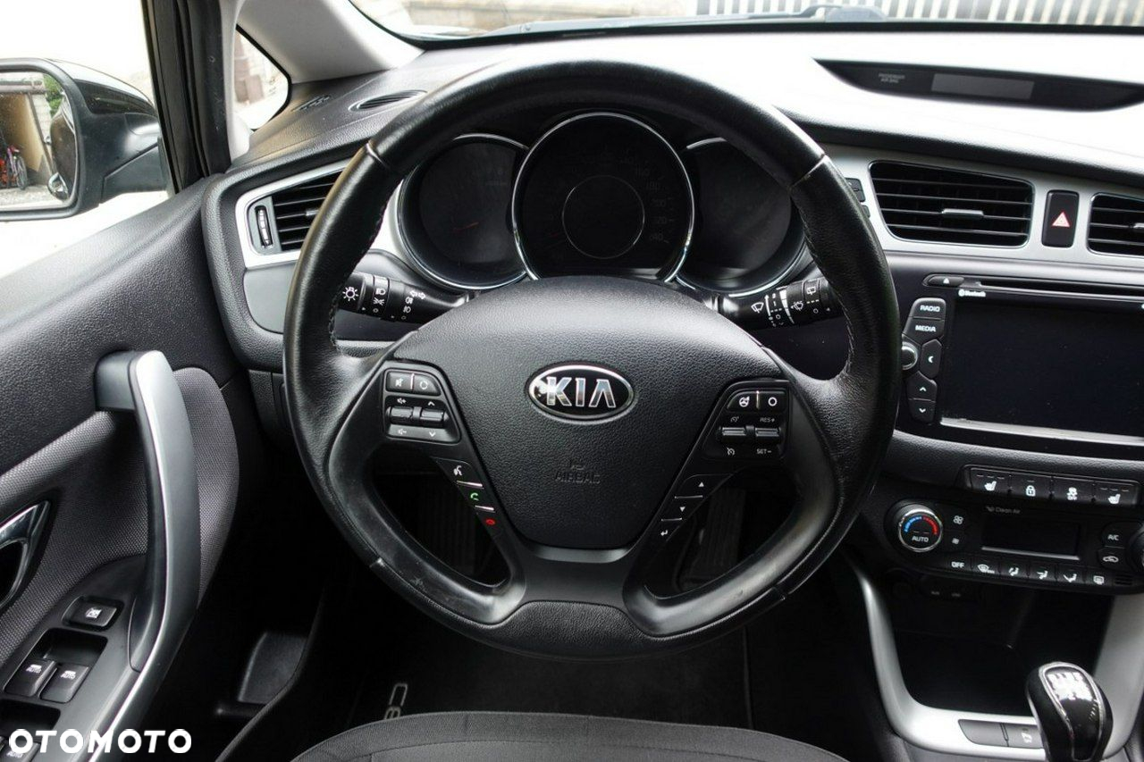 Kia Ceed - 15