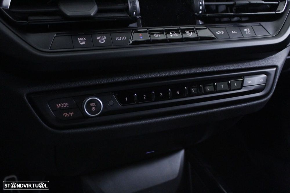 BMW 116 d Pack Desportivo M Auto - 31