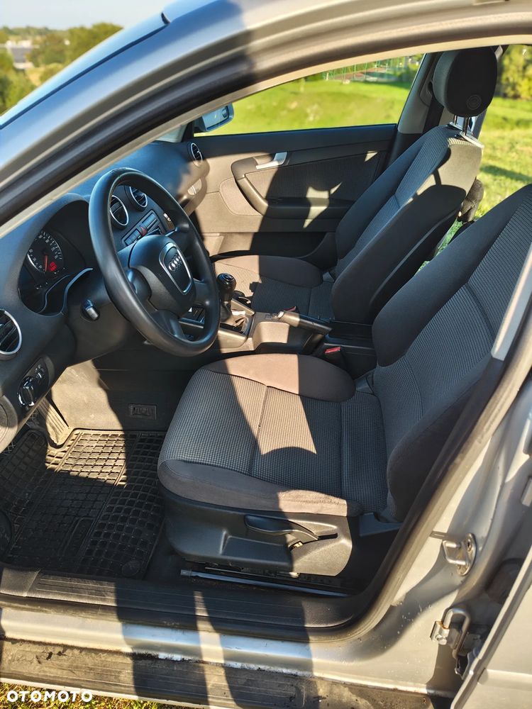 Audi A3 Sportback 1.6 Ambiente - 15