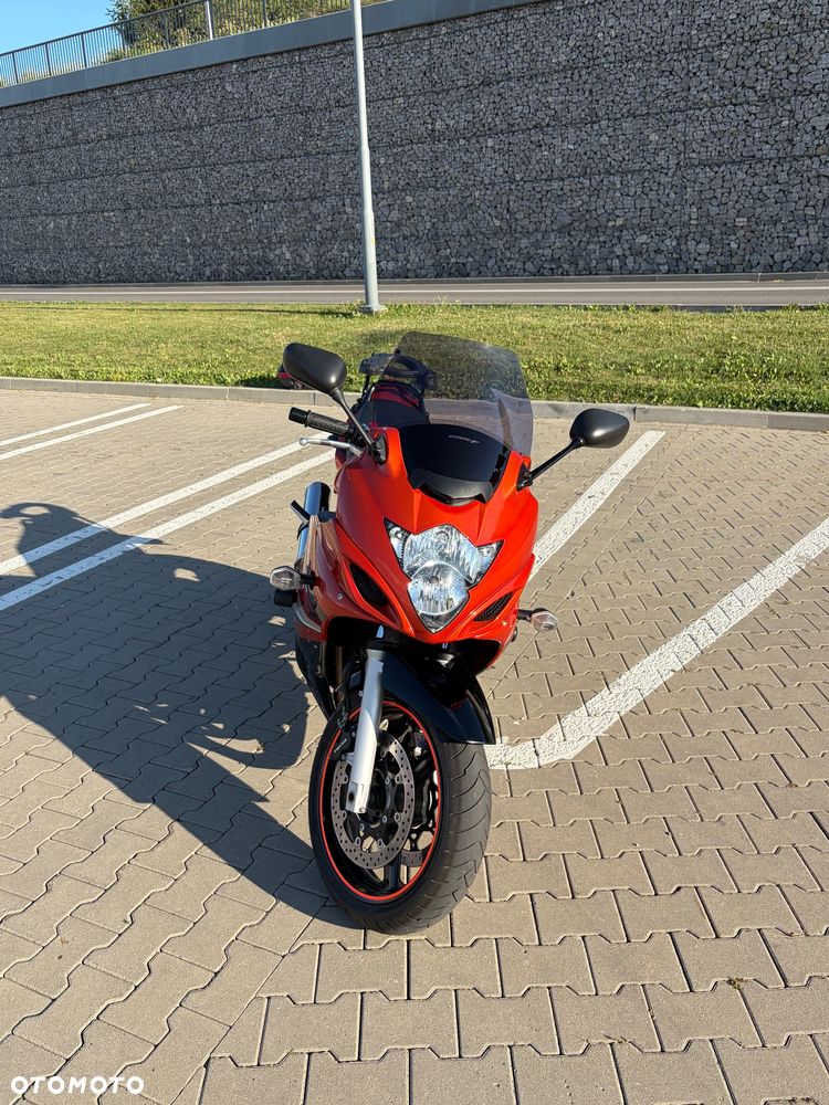 Suzuki GSX - 3