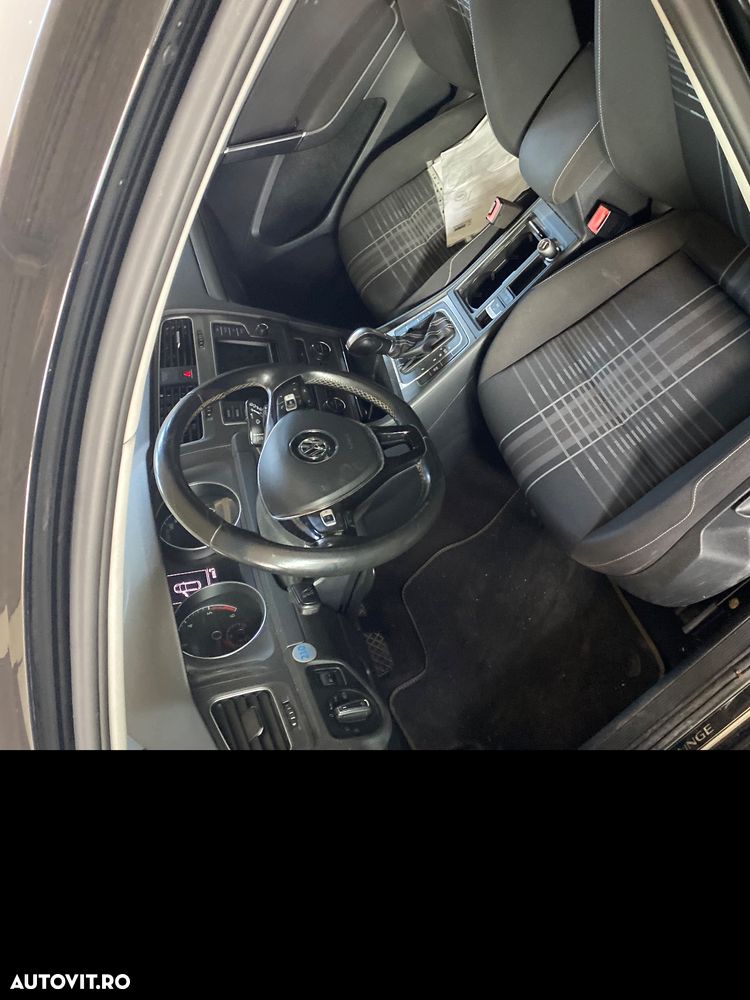 Volkswagen Golf 2.0 TDI DSG Comfortline - 6
