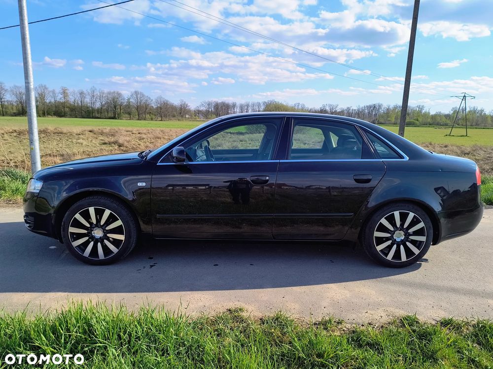 Audi A4 Limousine - 4