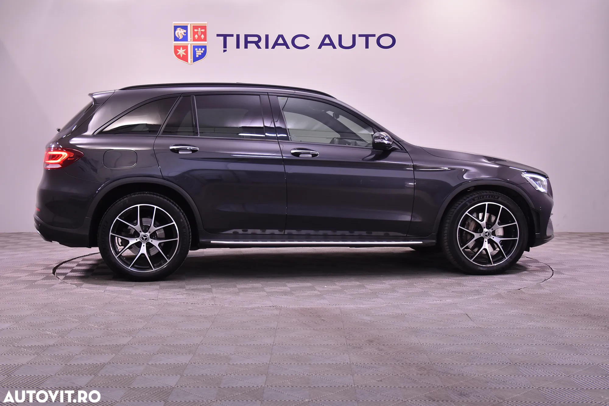 Mercedes-Benz GLC 300 d 4Matic 9G-TRONIC AMG Line - 6