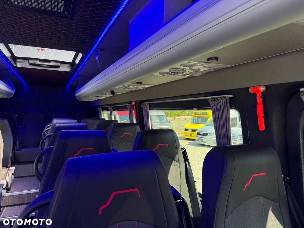 Mercedes-Benz Sprinter 519 - 23