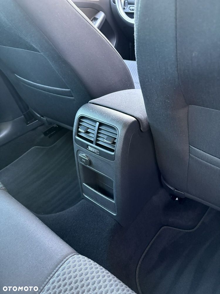 Volkswagen Jetta - 16