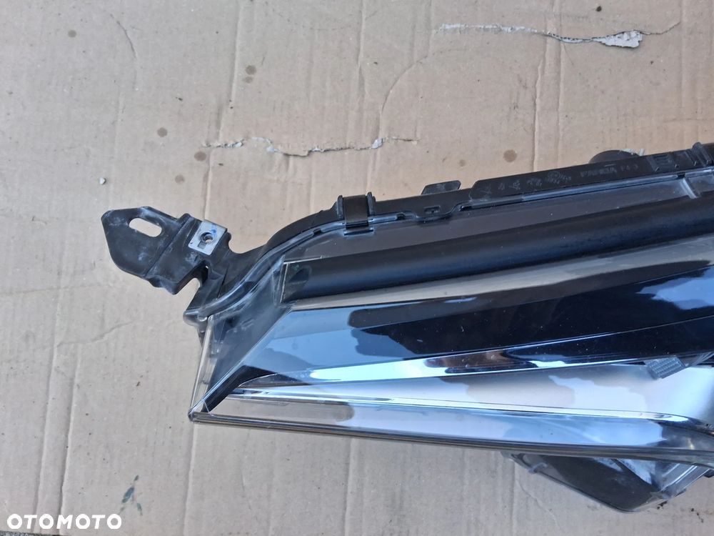 Lampa Przod Lewa Toyota CHR CH-R Soczewka 81150-F4031-00 - 3