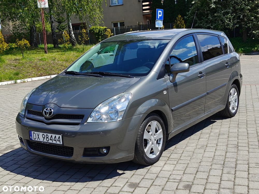 Toyota Corolla Verso 2.2 D-4D DPF Executive - 17