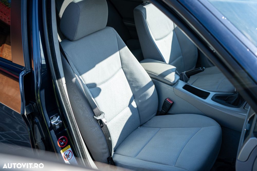 BMW Seria 3 320d - 8