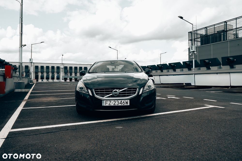 Volvo S60 D3 Geartronic Momentum - 27