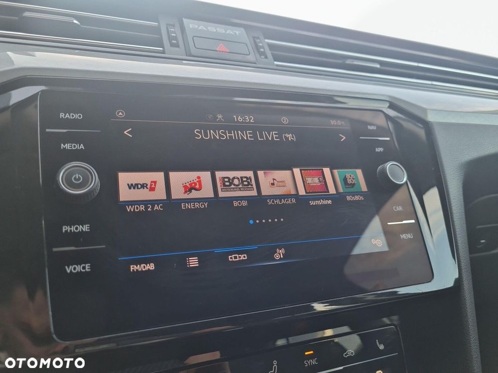 Volkswagen Passat - 20