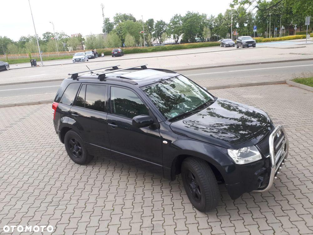 Suzuki Grand Vitara 2.0 Club Family - 4
