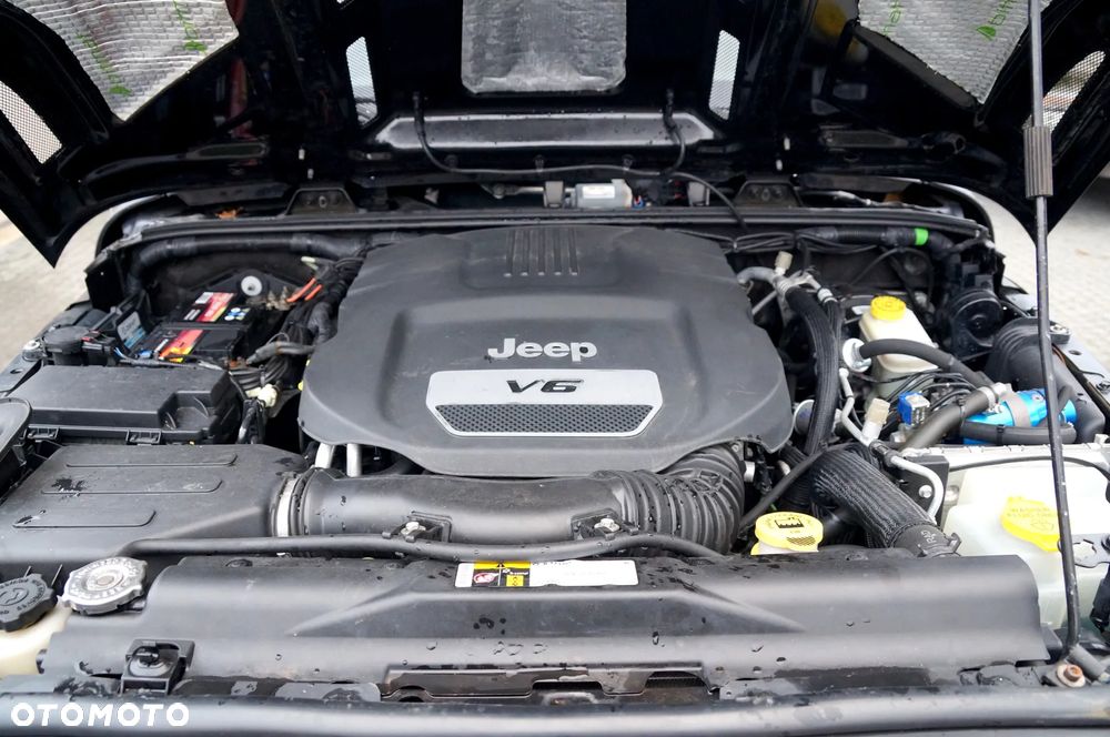 Jeep Wrangler 3.6 Unlim Sahara - 5