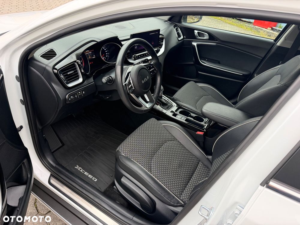 Kia XCeed - 10