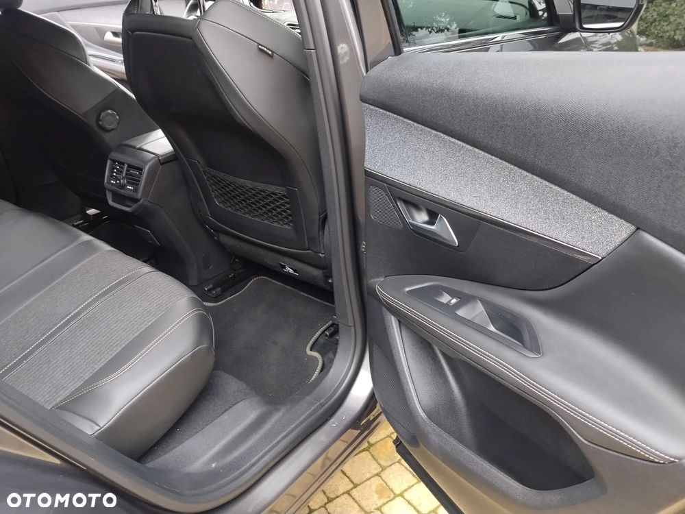 Peugeot 3008 1.5 BlueHDi GT Pack S&S EAT8 - 26