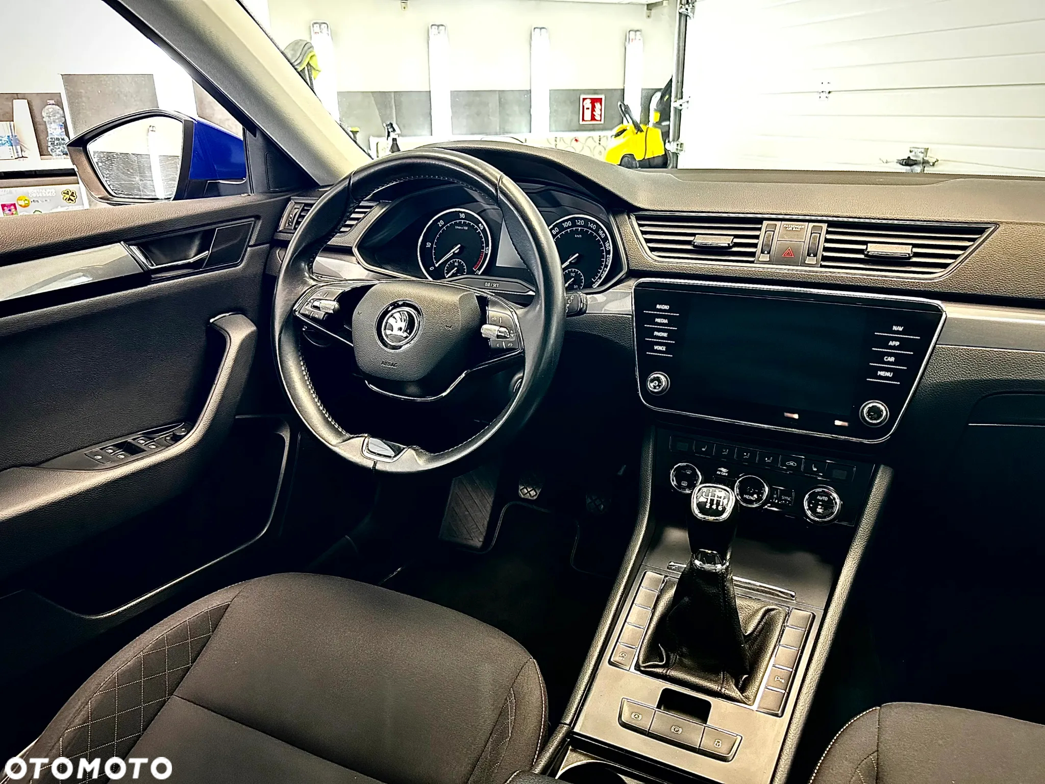 Skoda Superb 2.0 TDI SCR Active - 10