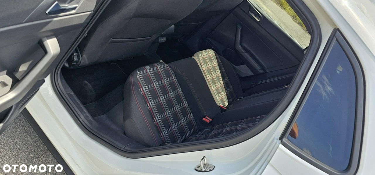 Volkswagen Polo - 13
