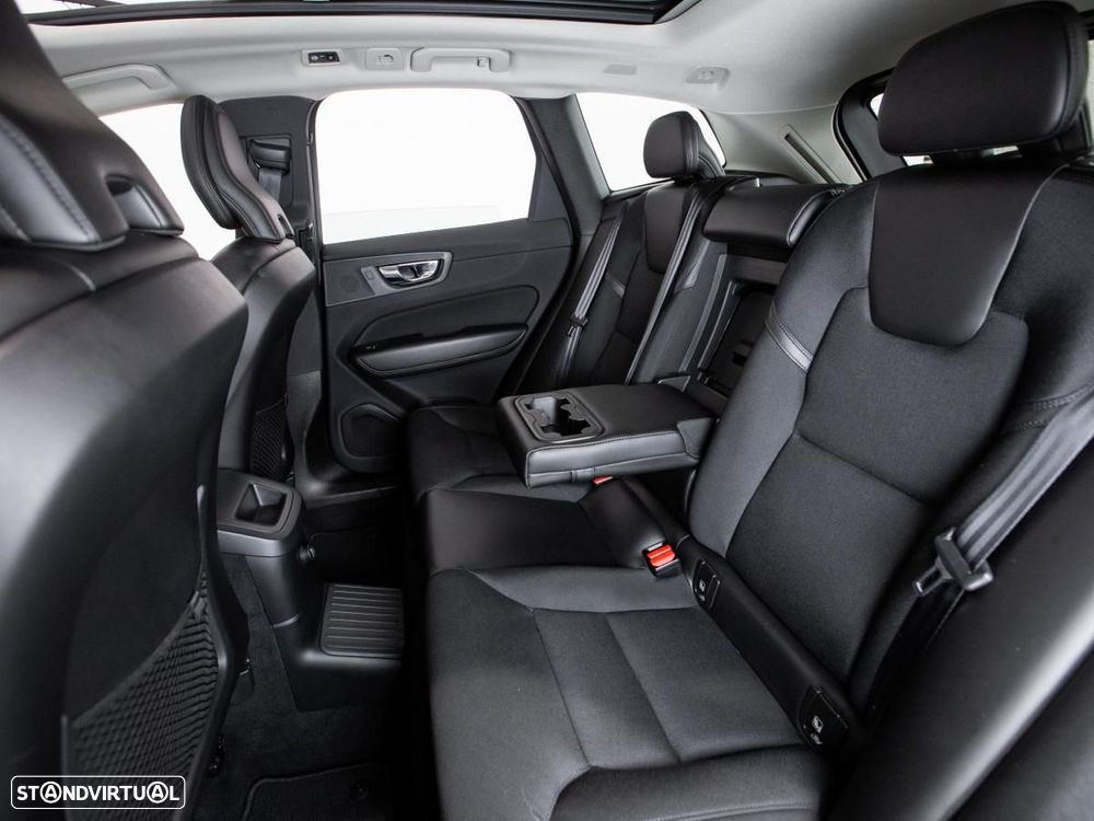 Volvo XC 60 2.0 T8 PHEV Momentum AWD - 10