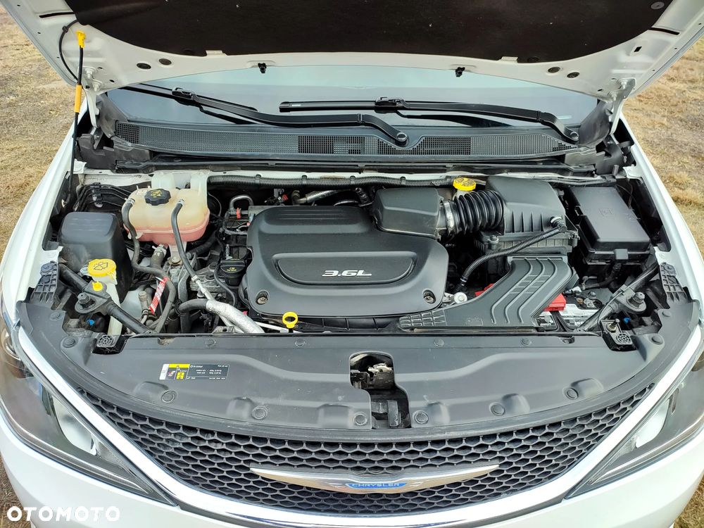 Chrysler Pacifica - 10