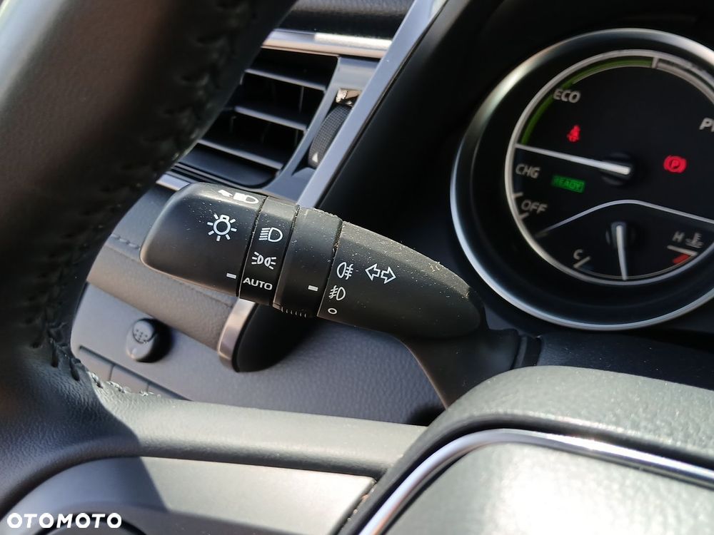 Toyota Camry 2.5 Hybrid Comfort CVT - 26