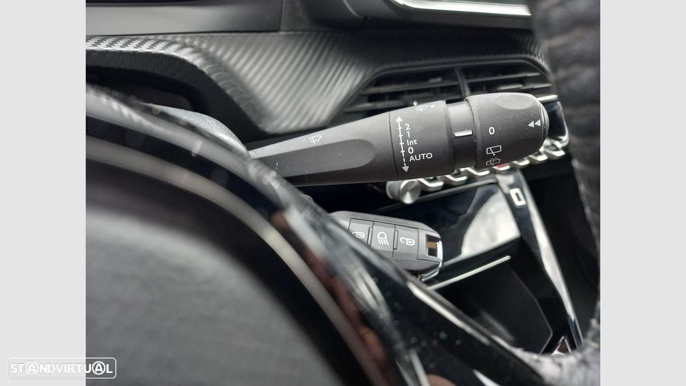 Peugeot 2008 1.2 PureTech Allure - 28