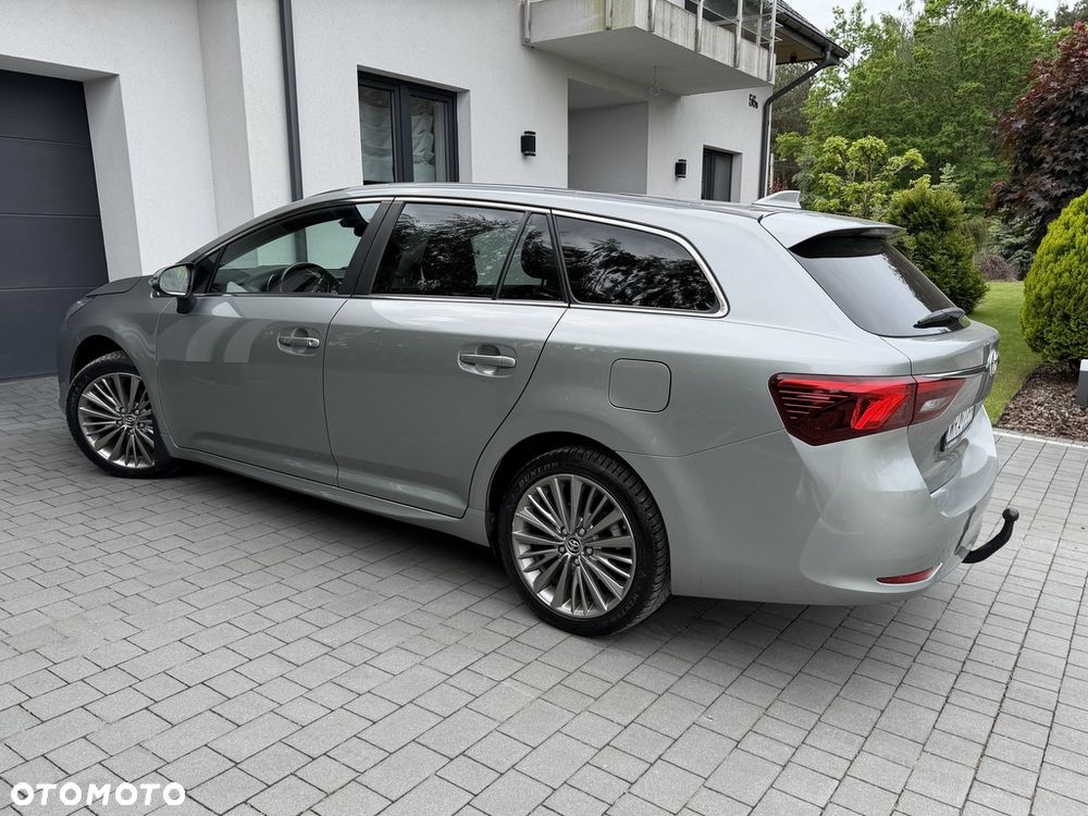 Toyota Avensis Touring Sports 1.8 Business Edition - 22