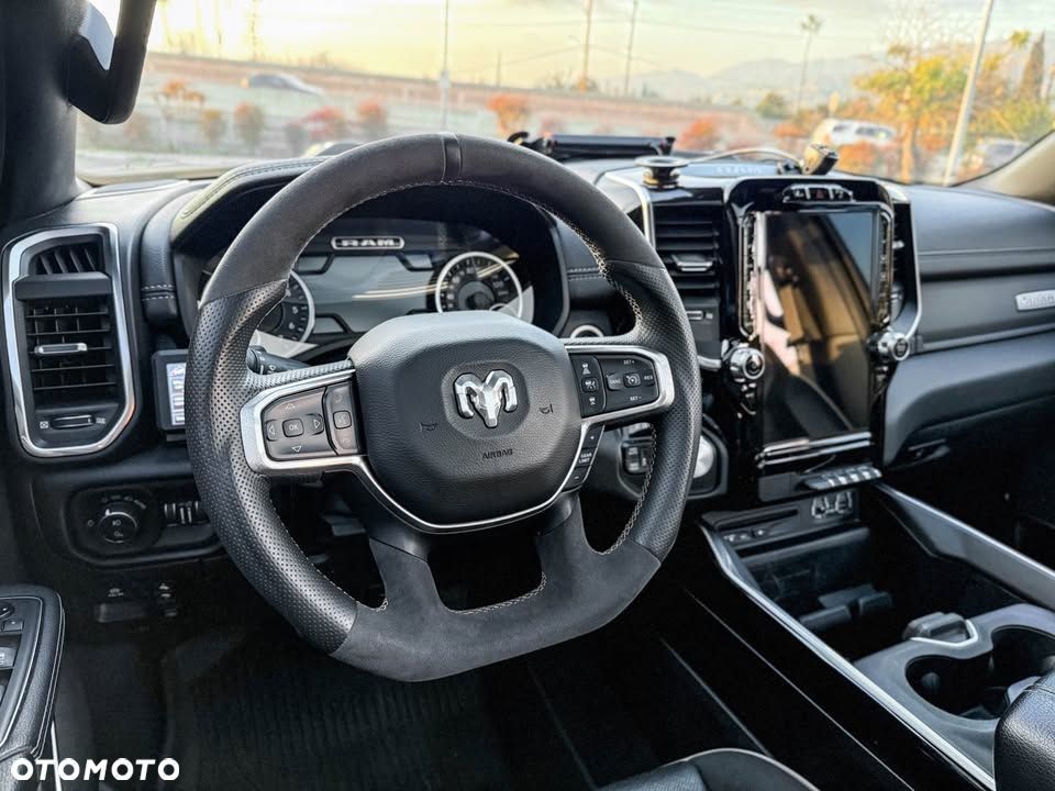 RAM 1500 5.7 Crew Cab Laramie - 18