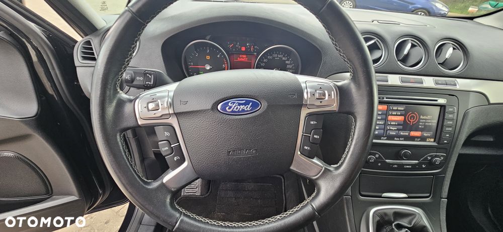 Ford Galaxy 2.0 TDCi Ghia - 25