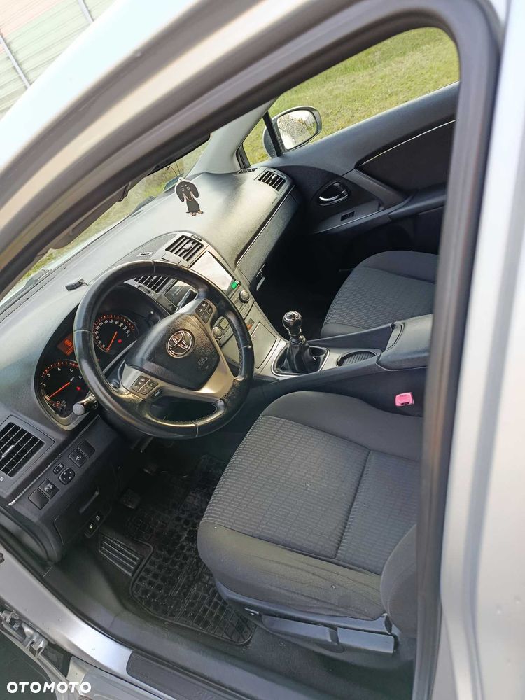 Toyota Avensis - 7
