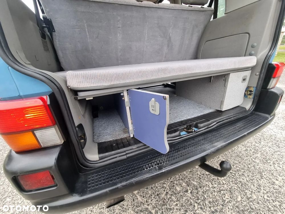 Volkswagen Multivan - 21