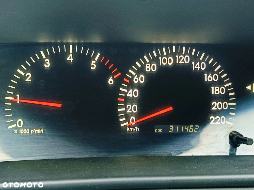 Toyota Corolla 2.0 D-4D Sol - 9