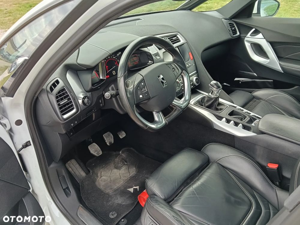 DS Automobiles DS 5 - 17
