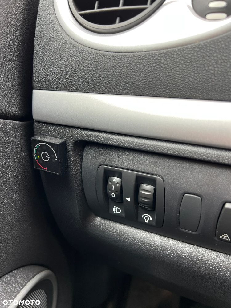 Renault Clio - 29