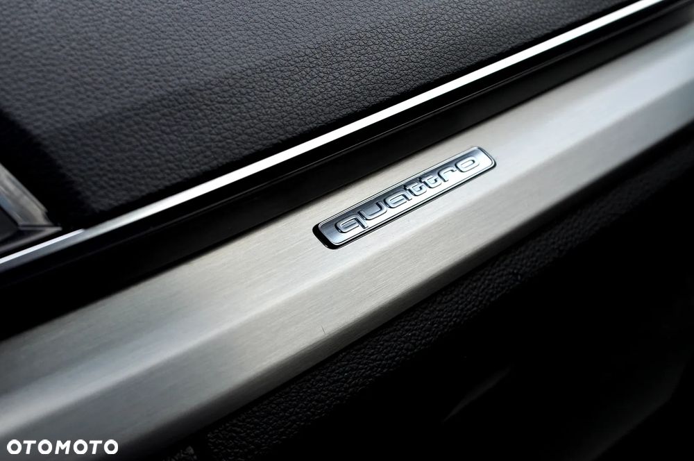 Audi Q5 50 TFSIe quattro S tronic S line - 28