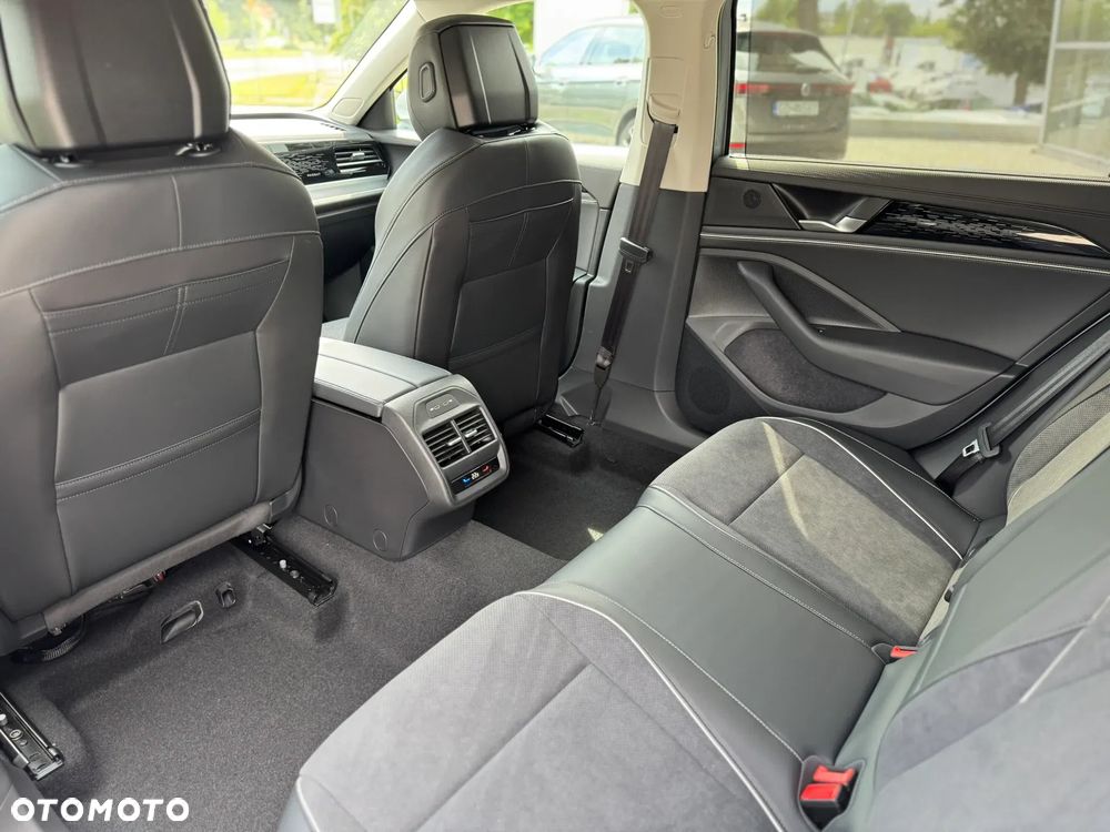 Volkswagen Passat - 14