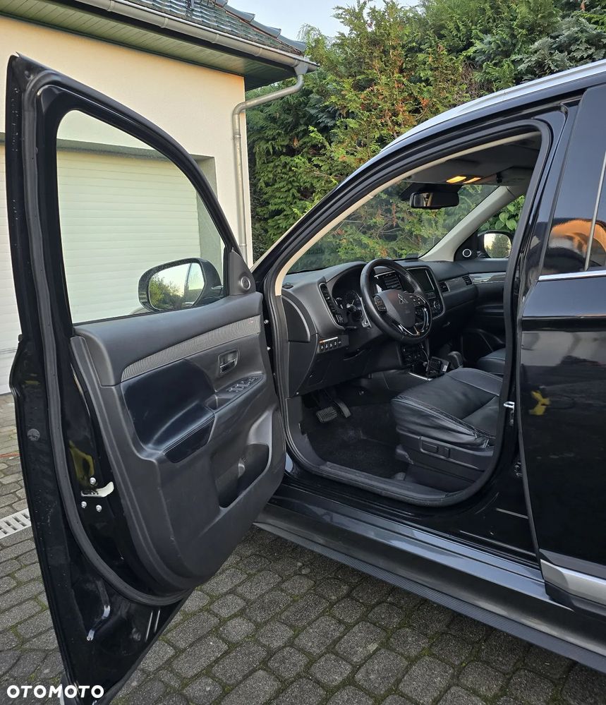 Mitsubishi Outlander 2.0 Instyle + 4WD CVT - 6