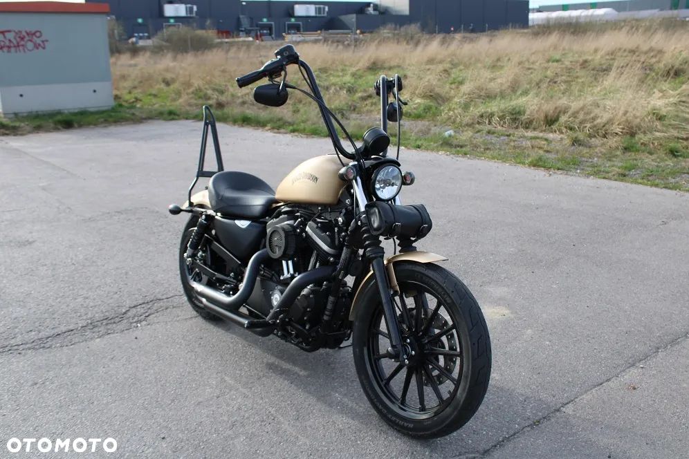Harley-Davidson Sportster Iron 883 - 10
