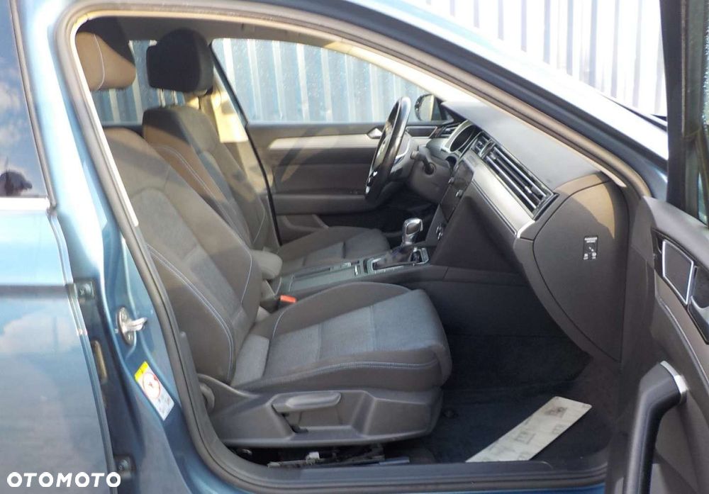 Volkswagen Passat - 17