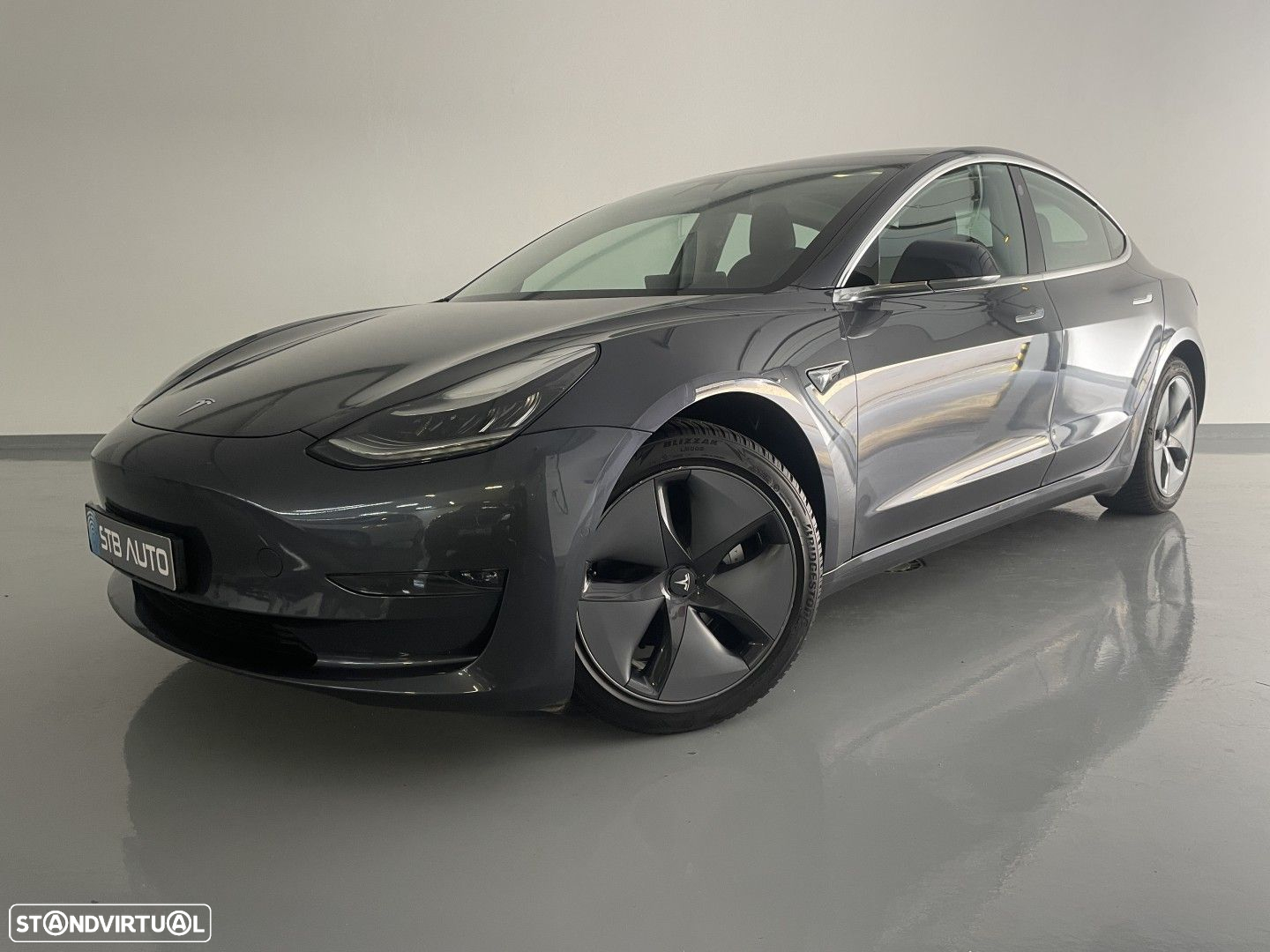 Tesla Model 3 Long-Range Dual Motor AWD - 4