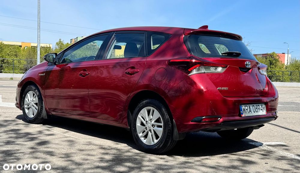 Toyota Auris Hybrid 135 Dynamic - 27
