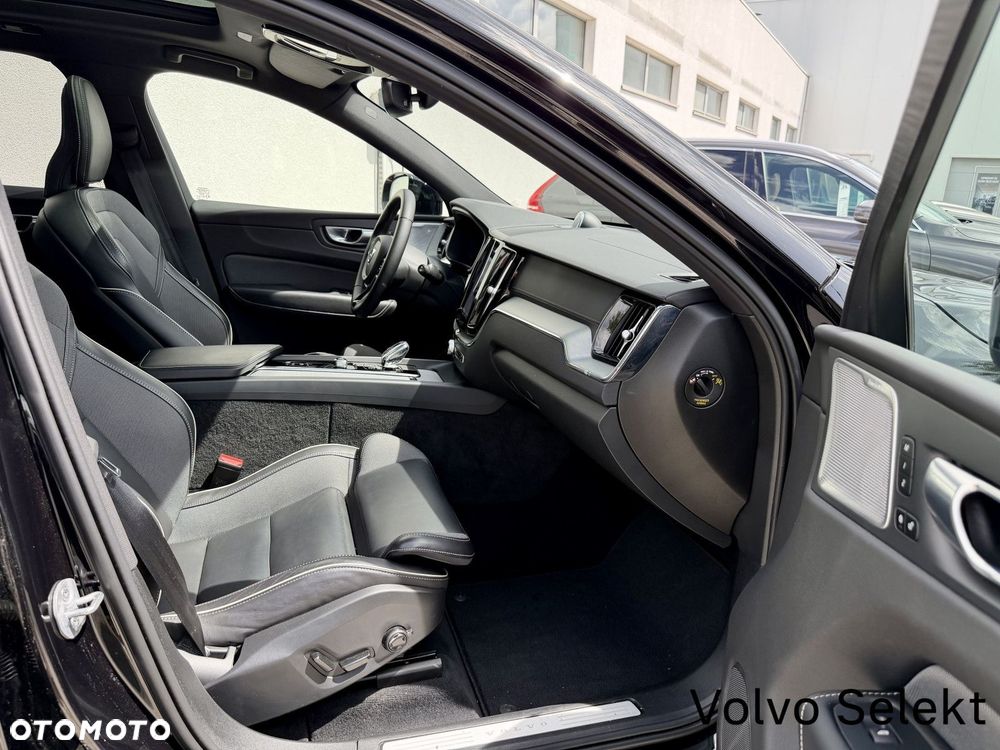 Volvo XC 60 B5 B AWD Ultimate Dark - 12