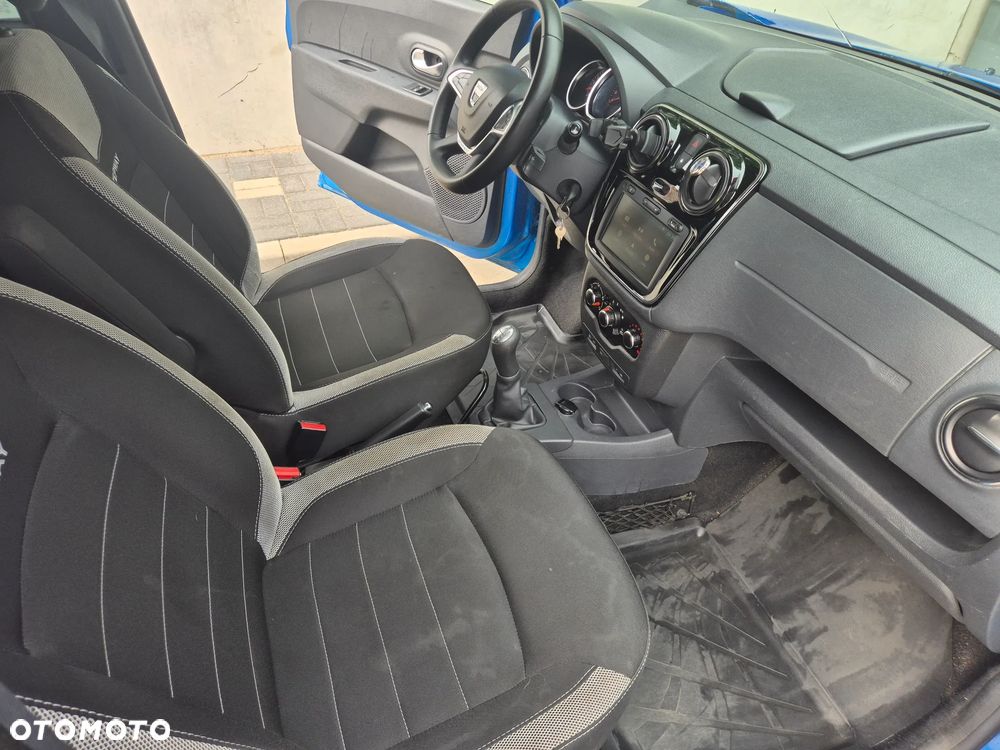 Dacia Lodgy 1.6 SCe Stepway S&S - 10