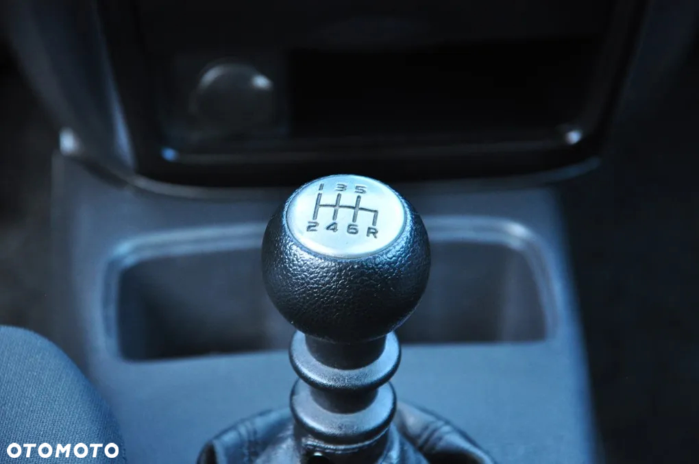 Suzuki SX4 1.9 DDiS DPF 4x2 Comfort - 34