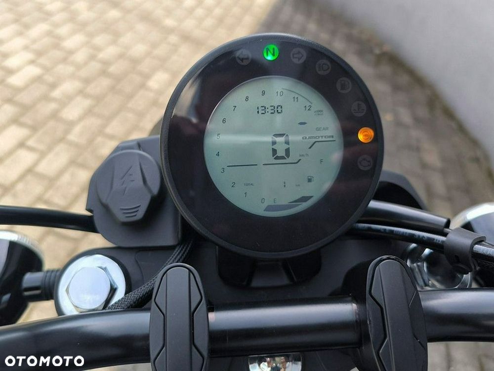 QJMOTOR SRV 125 - 14
