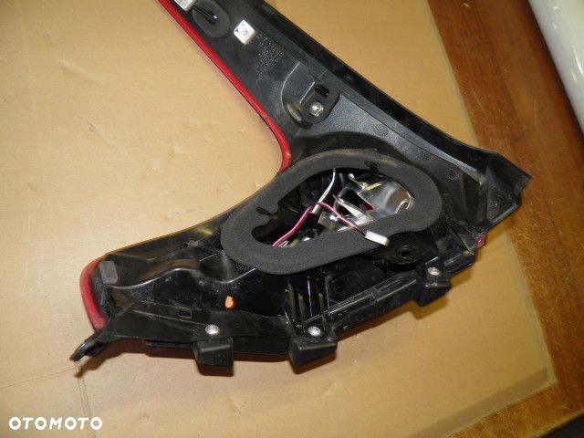 LAMPA TYLNA PRAWA VOLVO V40 XC40 - 6