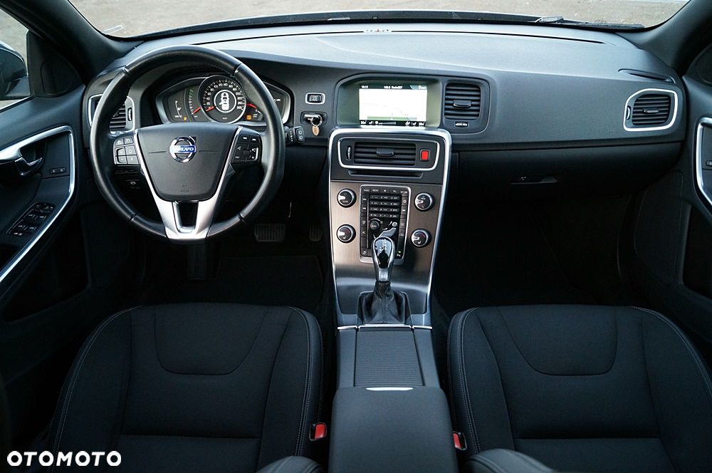 Volvo V60 D4 Geartronic Summum - 28
