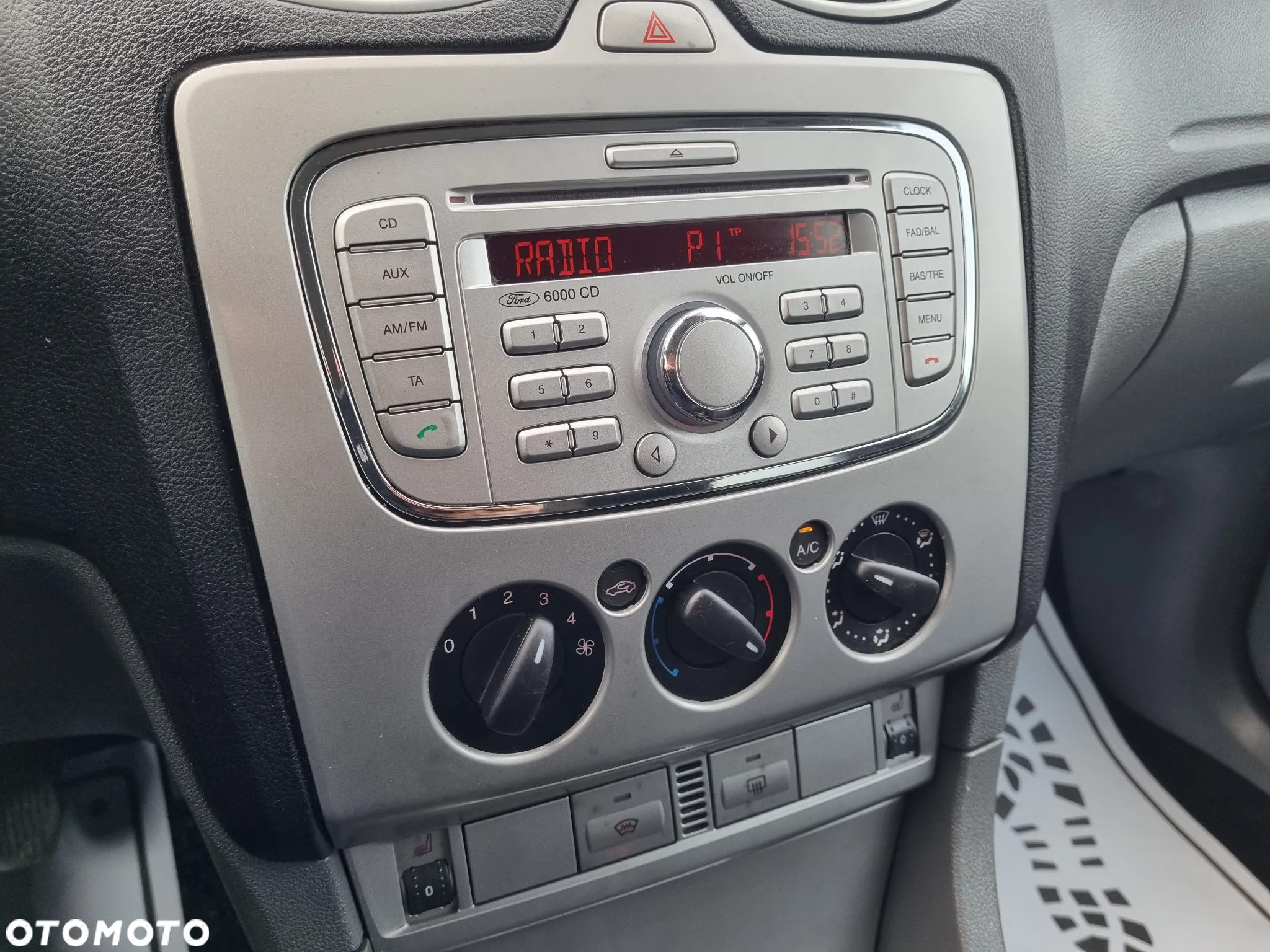 Ford Focus 1.6 TDCi Sport - 19